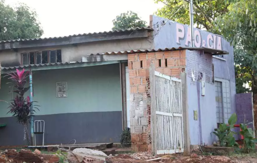 O imóvel onde vivia José Leonel Ferreira dos Santos, assassino por Cleber de Souza Carvalho e enterrado no quintal do lugar. (Foto: Paulo Francis)
