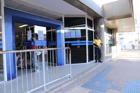 Agências da Caixa voltam a abrir neste sábado para saques de Auxílio Emergencial