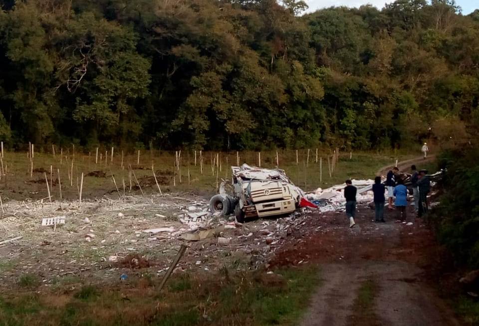 Local do acidente que matou caminhoneiro de Dourados (Foto: Divulgação)