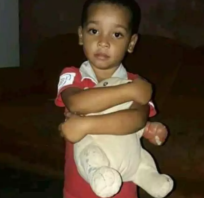 O menino Myckael, que morreu depois de ataque de c&atilde;o com o qual quis brincar. (Foto: Direto das Ruas)