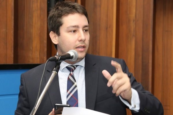 Deputado João Henrique Catan durante sessão na Assembleia Legislativa (Foto: Victor Chileno/ALMS)