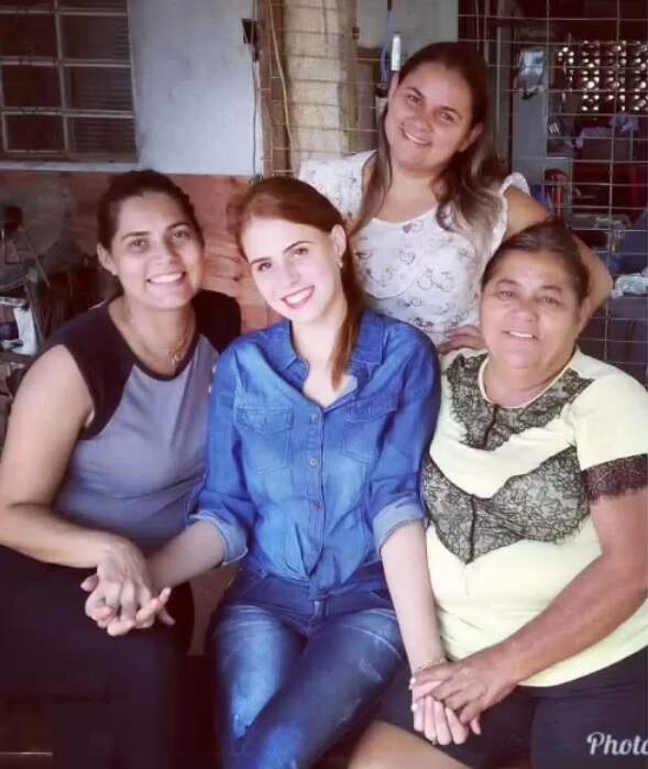 Ilda com filhas e neta. (Foto: Arquivo da Família)