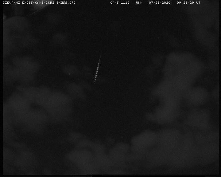 Imagem capturada da passagem da chuva de meteoro (Foto/Reprodução: Exoss MS)