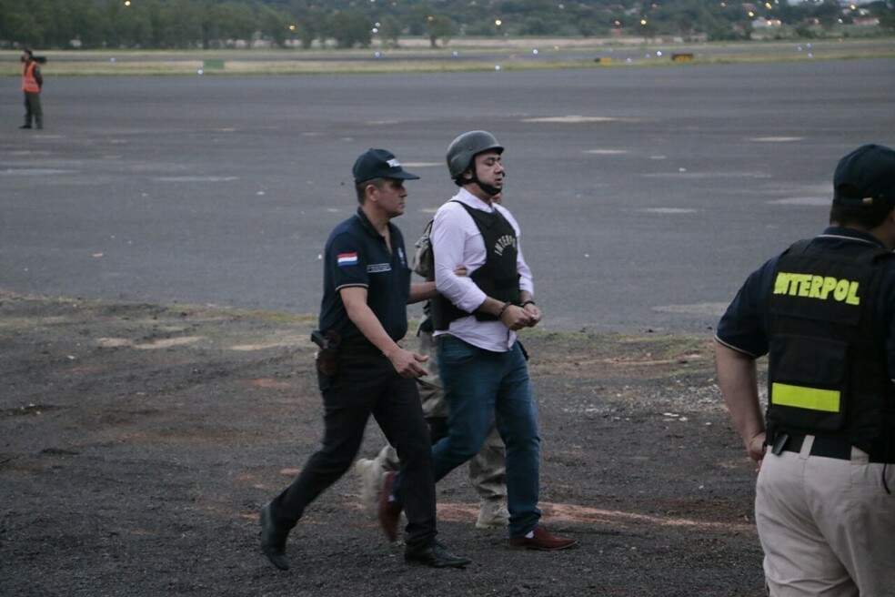 Jarvis Gimenes Pavão, em dezembro de 2017, quando foi trazido do Paraguai para o Brasil (Foto: Arquivo)