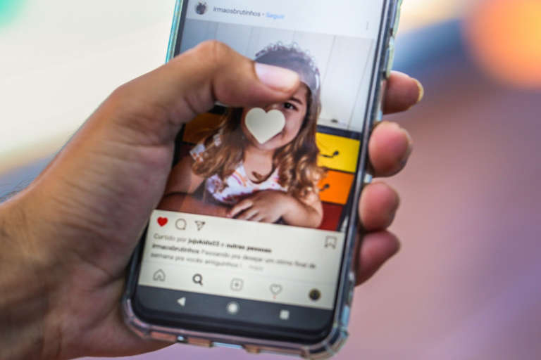 Pedófilo não tem "cara" e pode estar nas redes dando like nas fotos do seu filho