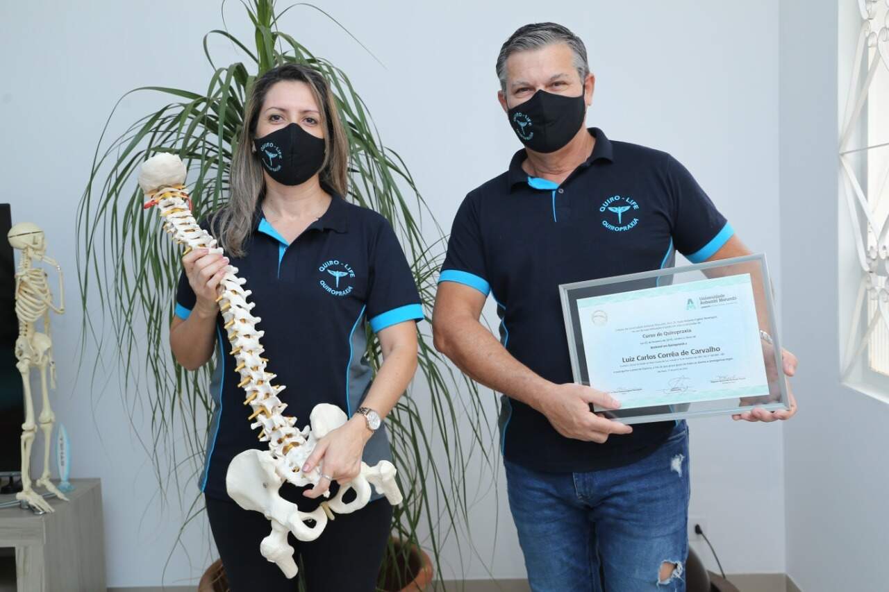 Mais conceituado na Quiropraxia da Capital, Luiz Carlos é graduado pela Anhembi/Morumbi e está pronto para atender suas necessidades. (Foto: Kísie Ainoã)