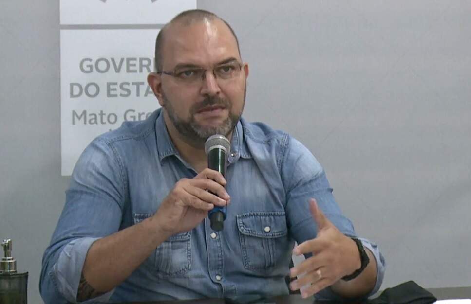 Hélio Daher, superintendente de políticas de educação da SED, em transmissão esta tarde. (Foto: Reprodução Live SED)