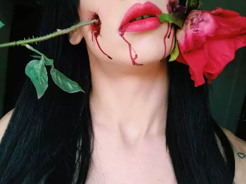 "O que eu tirei de aprendizado com tudo isso? Que coisas ruins podem sim acontecer com pessoas boas, mas acho que para fortalecê-las, prepará-las para o que vier ainda nessa vida. E eu me sinto preparada, tiro aos poucos os pesos da minha balança" (Foto: Arquivo Pessoal)