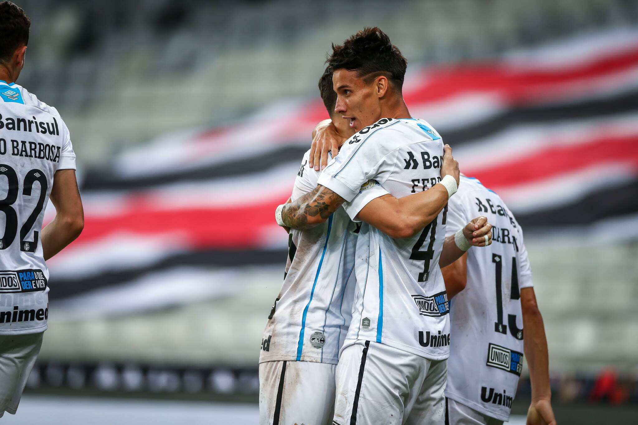 Jogadores do Grêmio comemorando durante partida realizada neste domingo (Foto: Lucas Uebel / Grêmio FBPA)