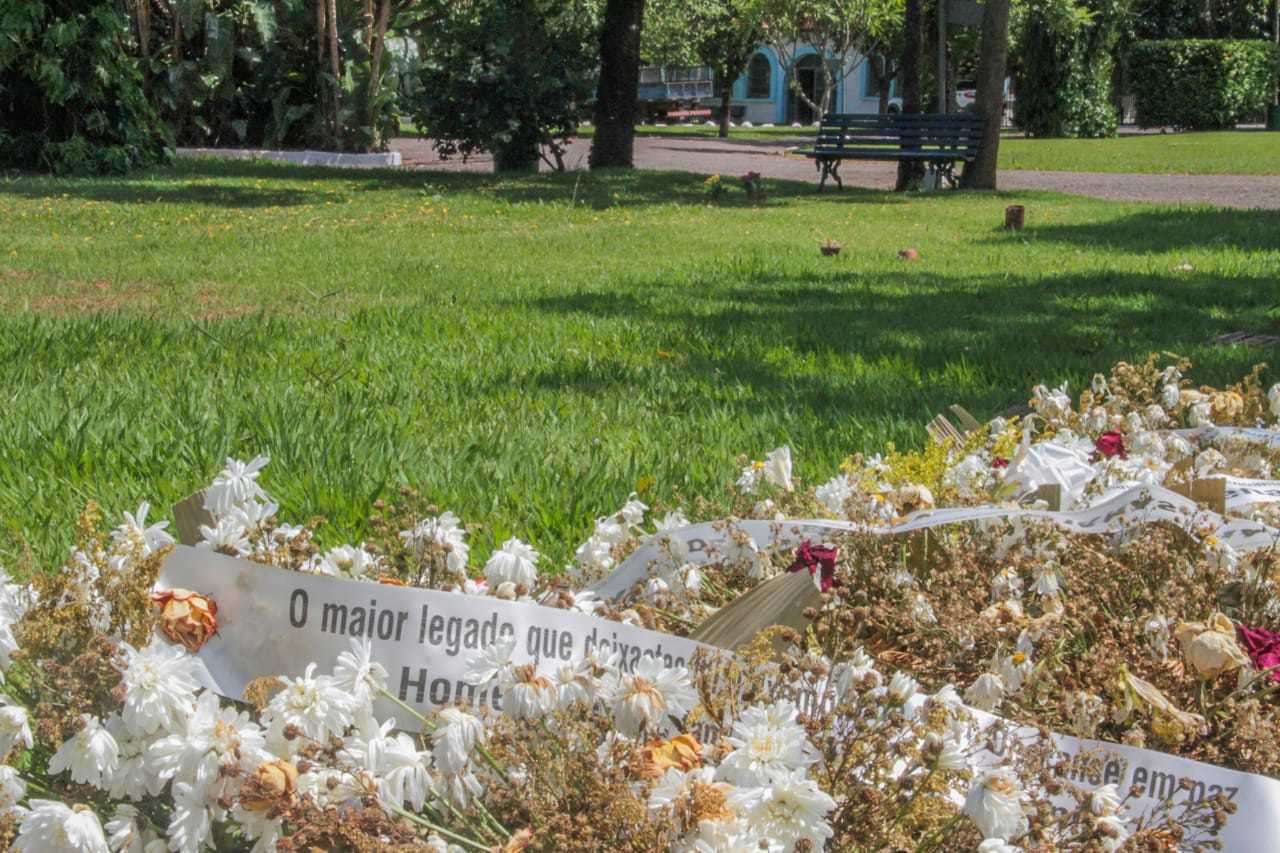 Cemitério Parque das Primaveras tem 15 mil pessoas sepultadas. (Foto: Marcos Maluf)