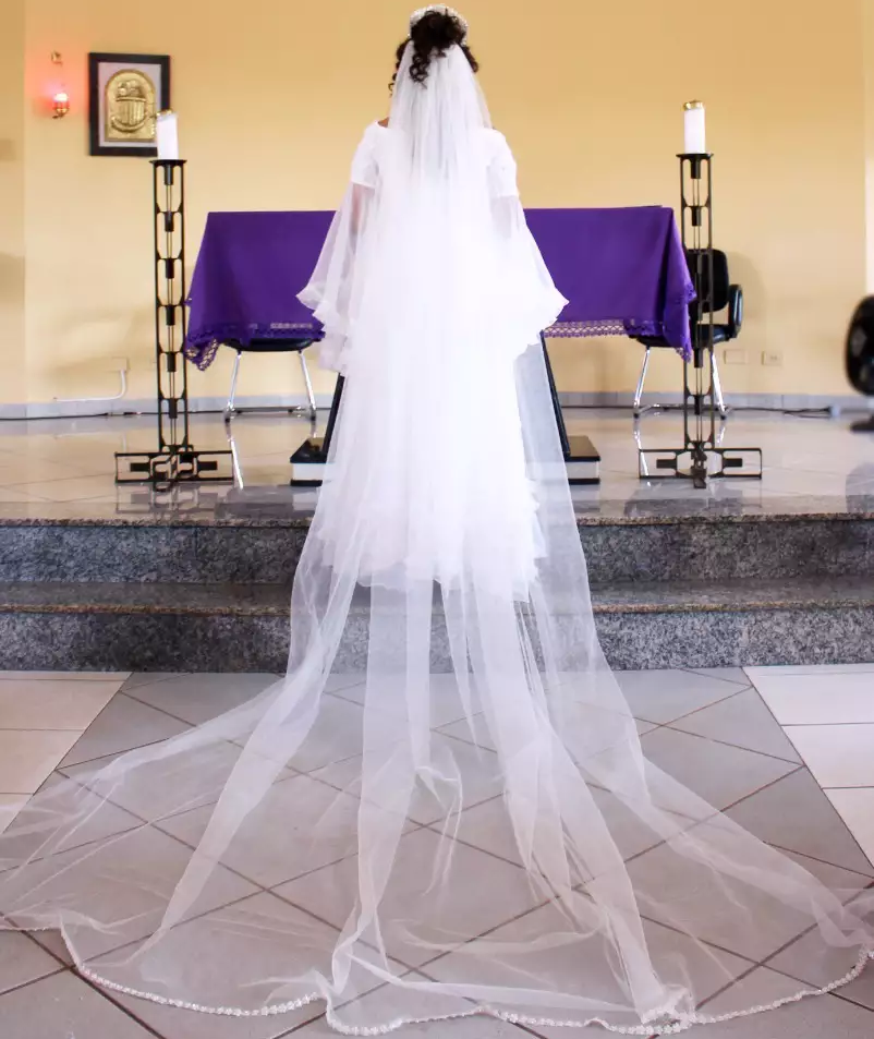 Vestido foi reformado apesar de costureiras falarem o contr&aacute;rio (Foto: Kethyllen Garcia Photography)