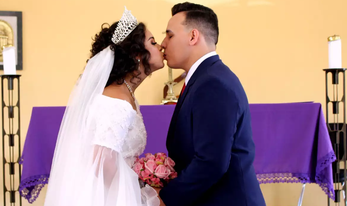 Beijo para selar os votos de um casamento longo e repleto de amor (Foto: Kethyllen Garcia Photography)