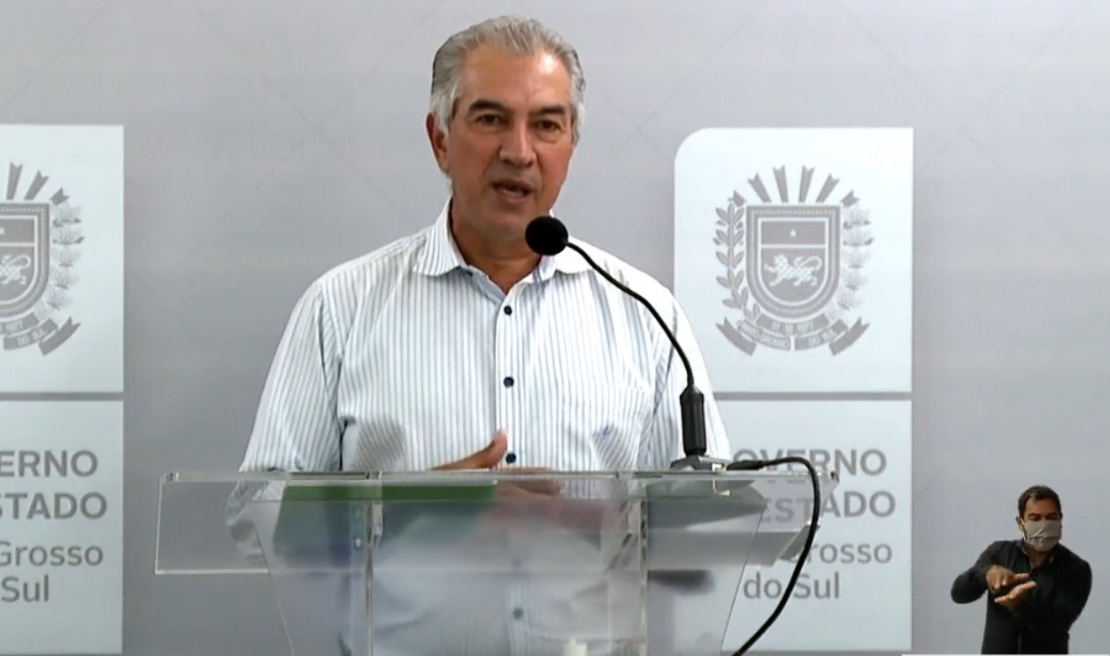 Reinaldo Azambuja em live nesta manhã, para falar de medidas contra a covid. (Foto: Reprodução)