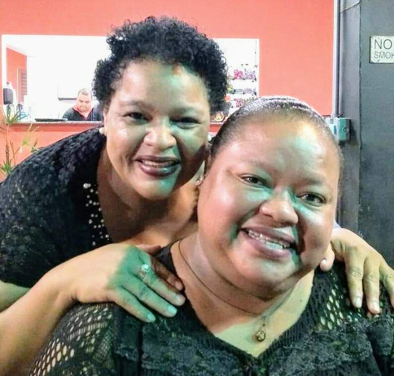 Solange, irmã dois anos mais velha e com quem Adriana rezou pela última vez em uma vídeo-chamada antes de ser intubada. (Foto: Arquivo Pessoal)